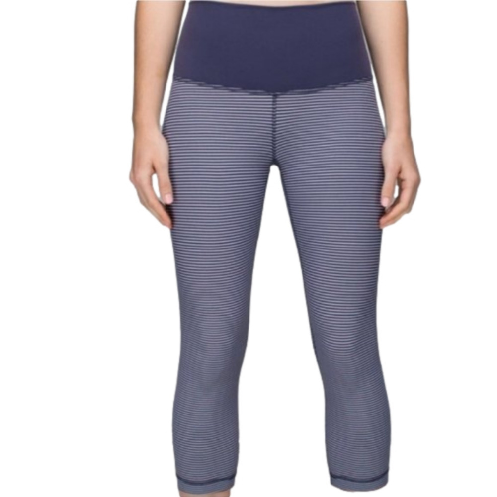 Lululemon Wunder Under Navy White Capri Leggings High Waist Athleisure Size 6/8